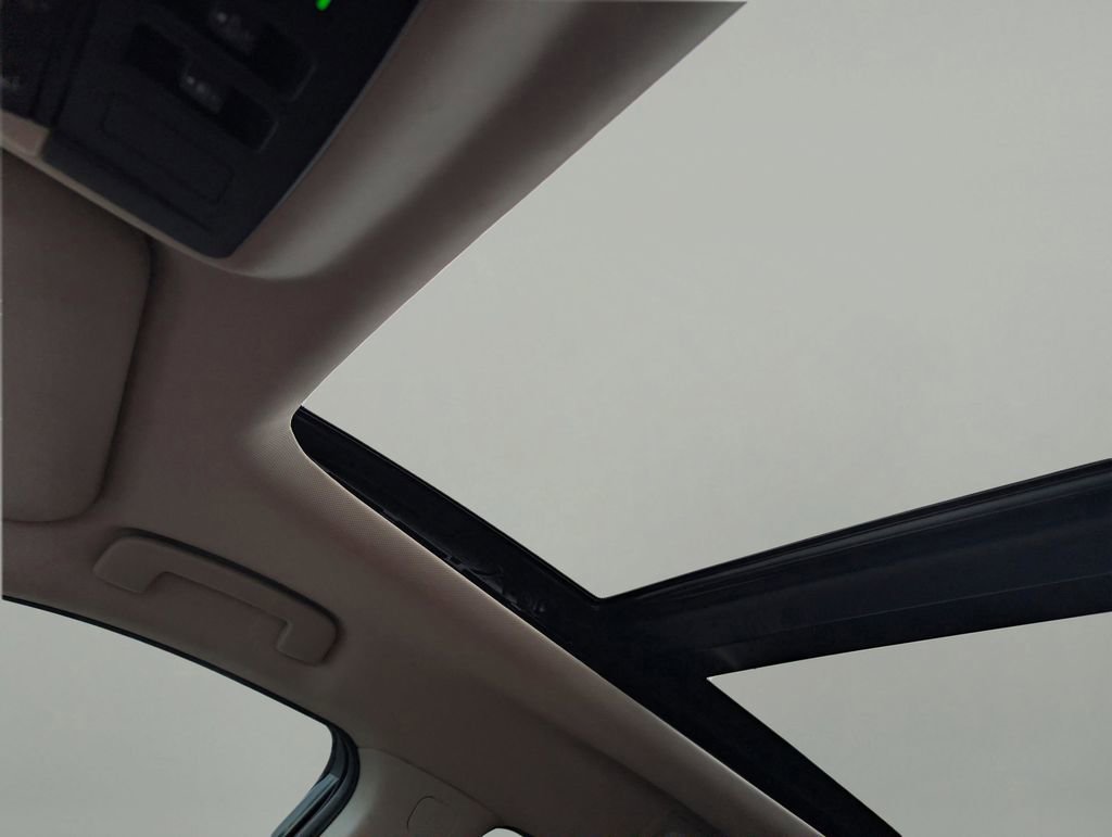 Used 2023 Nissan Pathfinder Platinum w/ Cargo Package image 20