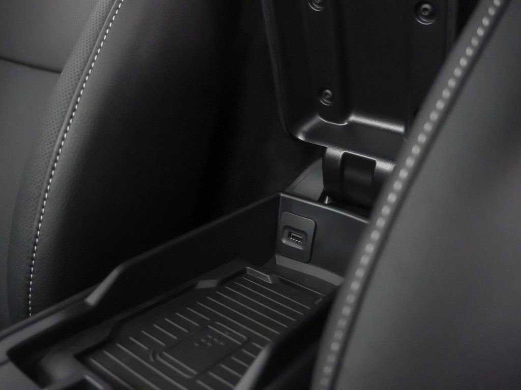 New 2025 Porsche 718 Cayman RWD image 33