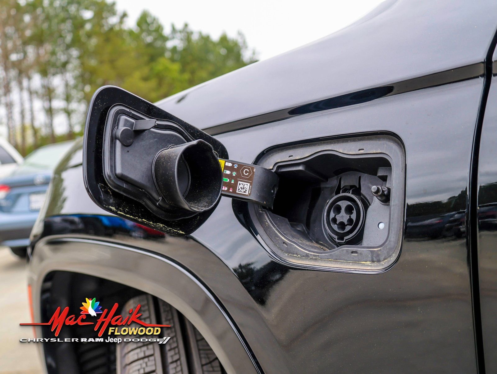 Used 2024 Jeep Grand Cherokee Summit w/ Advanced Protech Group IV image 4