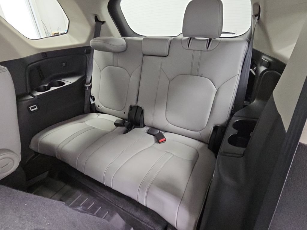 Used 2023 Honda Pilot EX-L image 32