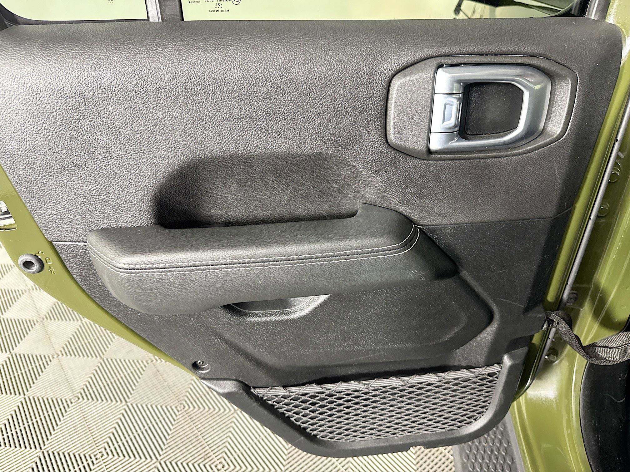 Used 2021 Jeep Wrangler Unlimited Sahara image 25