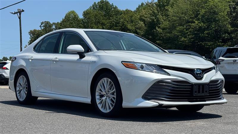 Used 2019 Toyota Camry XLE FWD image 4