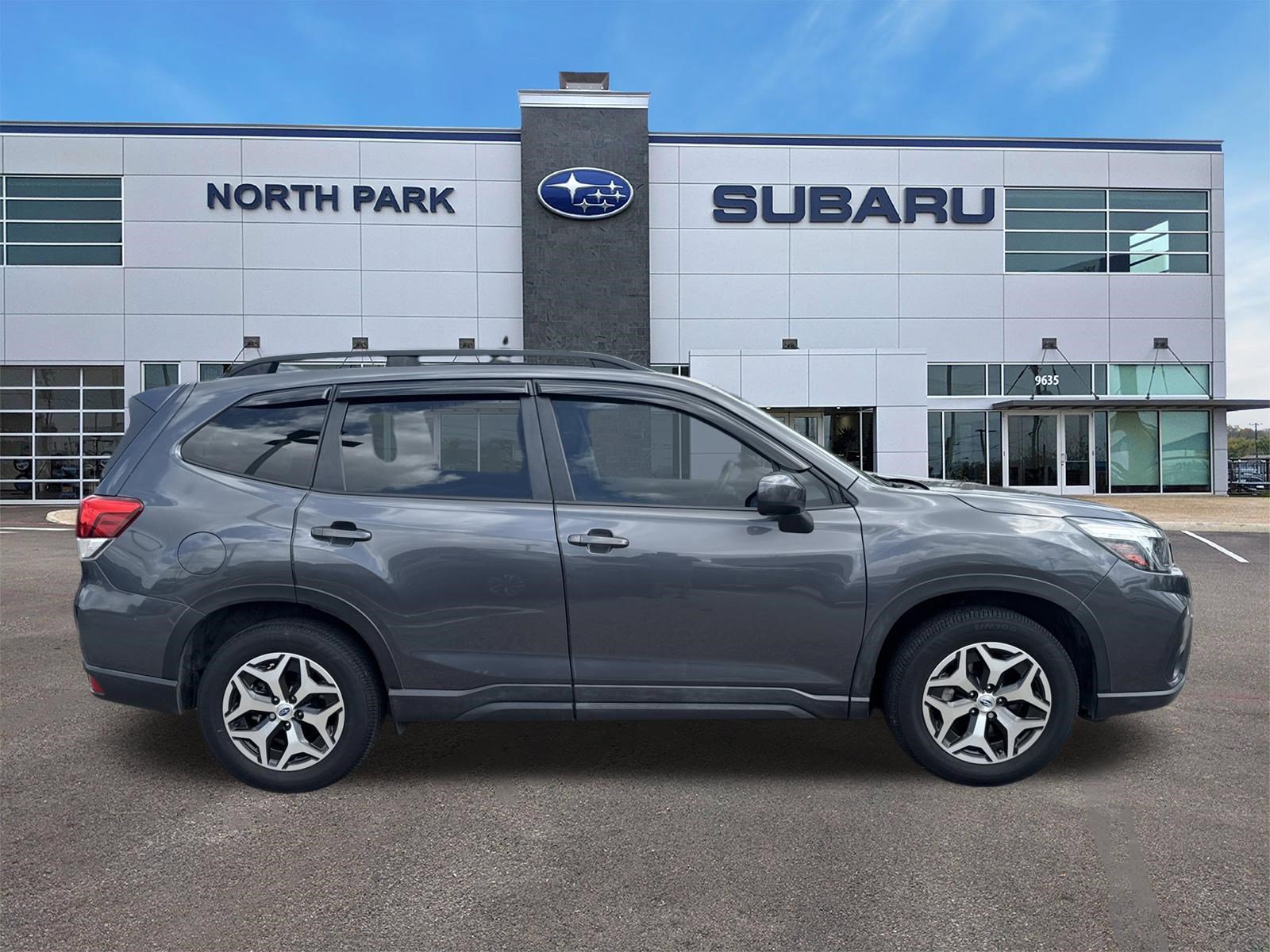 Used 2020 Subaru Forester Premium AWD/4WD image 2