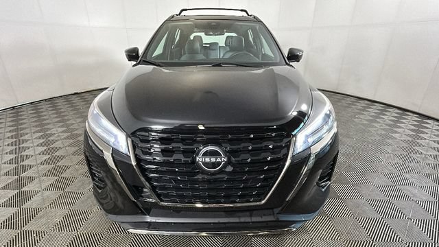 Used 2024 Nissan Kicks SR w/ SR Premium Package FWD image 7