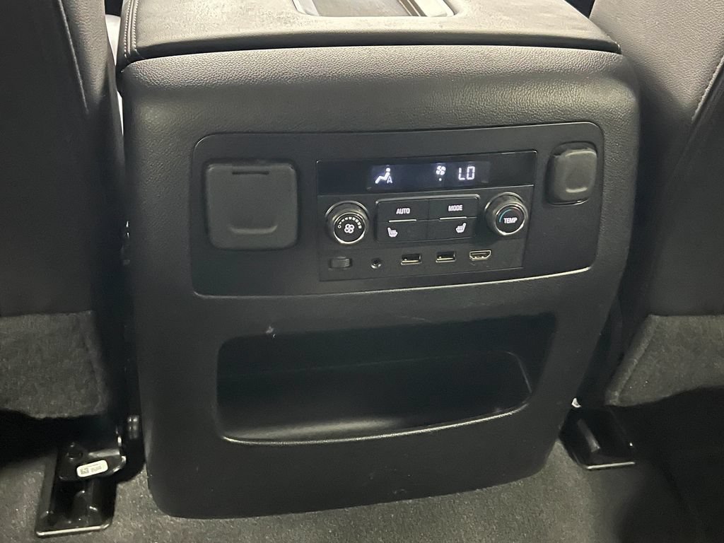 Used 2019 GMC Yukon XL SLT w/ Graphite Performance Edition AWD/4WD image 30