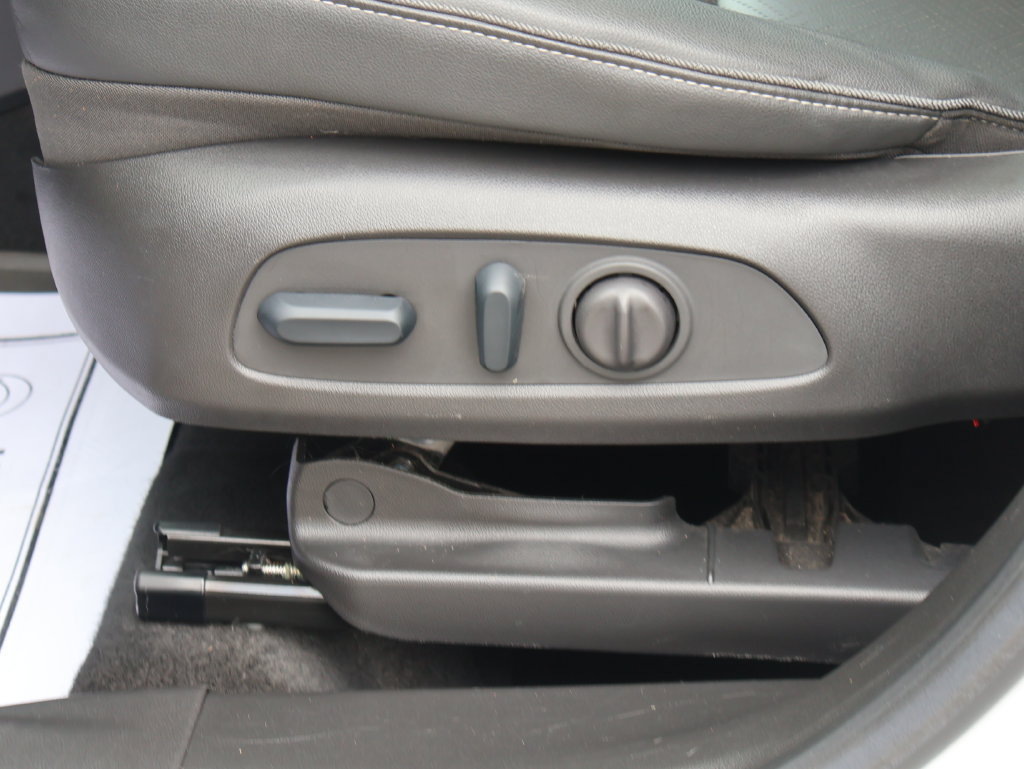 Used 2023 Buick Encore GX Essence w/ Experience Buick Package AWD/4WD image 24