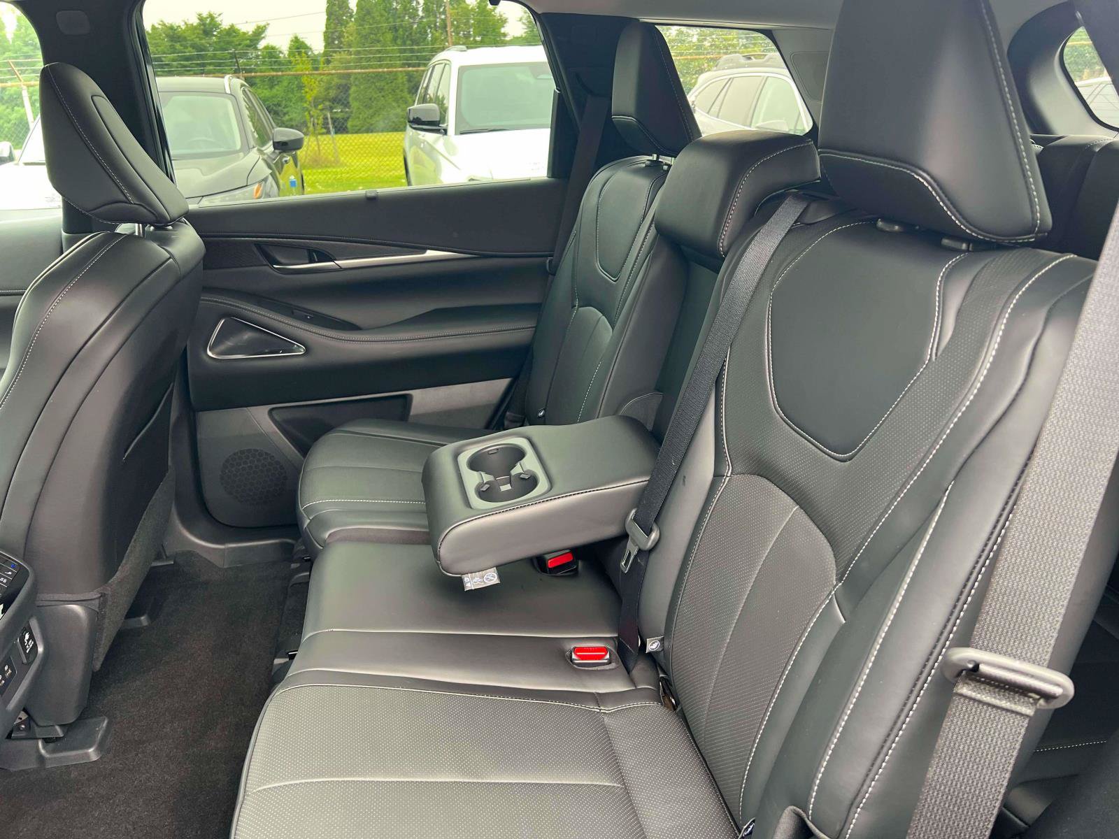 Used 2023 INFINITI QX60 Sensory w/ Vision Package AWD/4WD image 34