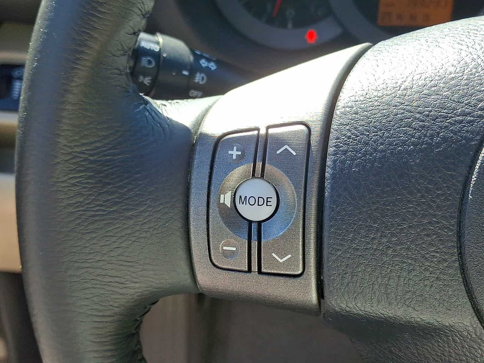 Used 2012 Toyota RAV4 Limited w/ Navigation Value Pkg AWD/4WD image 24