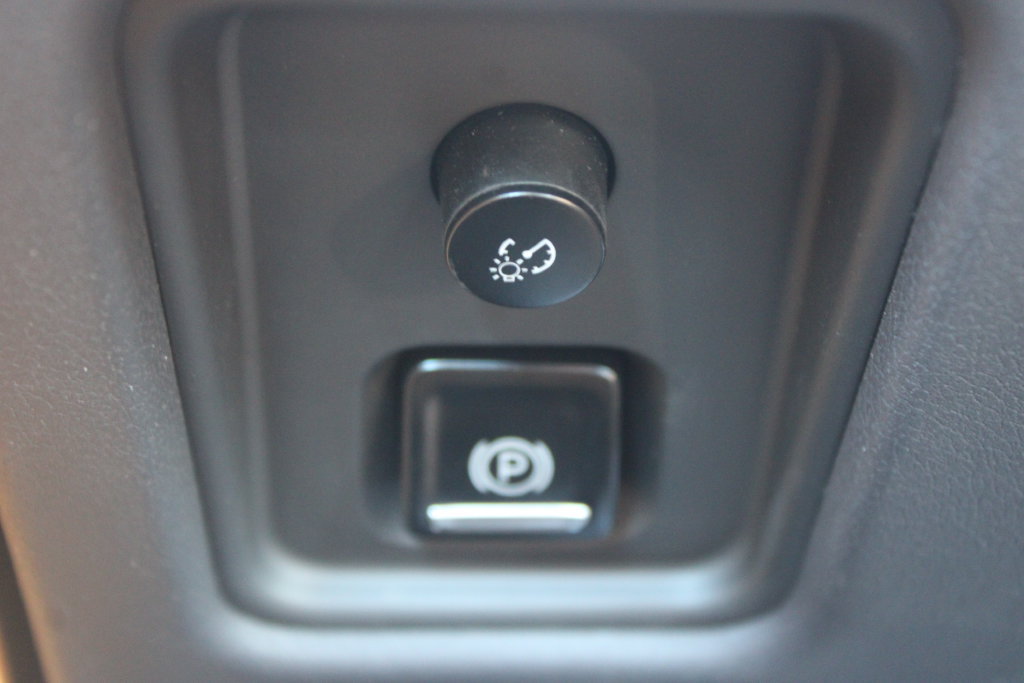 Used 2024 Chevrolet Corvette Stingray Preferred Cpe RWD image 39