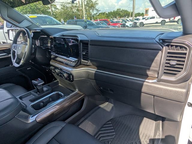 Used 2024 Chevrolet Silverado 1500 RST AWD/4WD image 17