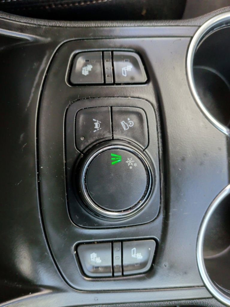 Used 2022 GMC Terrain SLE w/ Driver Convenience Package image 29