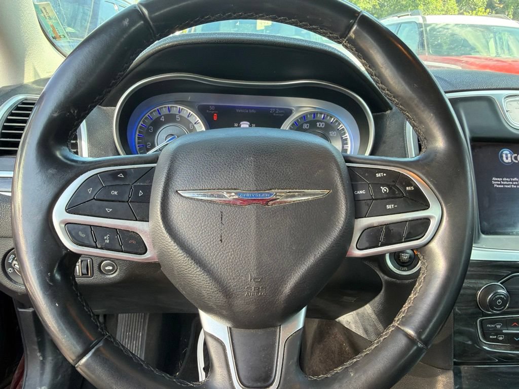 Used 2018 Chrysler 300 Touring w/ Chrome Appearance Package RWD image 9
