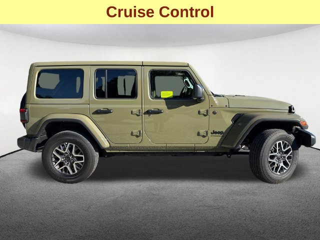 Used 2026 Jeep Wrangler Unlimited Sahara AWD/4WD image 13
