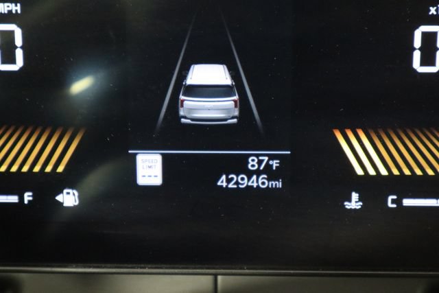 Certified 2025 Kia Carnival FWD image 38