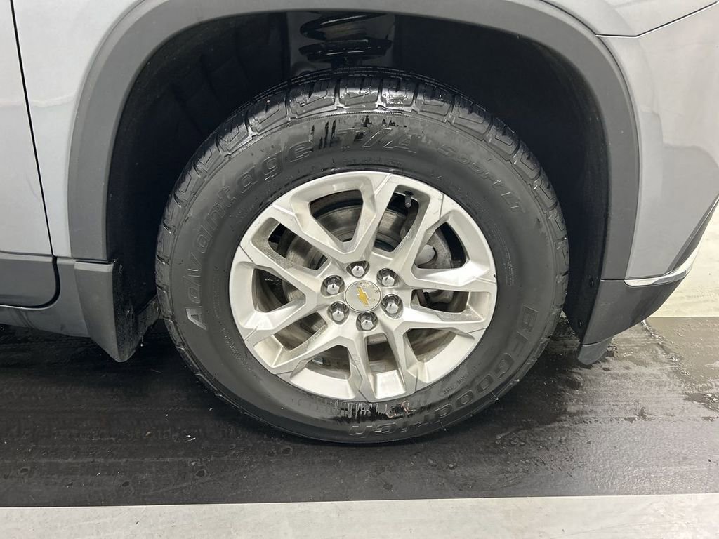 Used 2020 Chevrolet Traverse LT w/ Driver Confidence II Package image 8