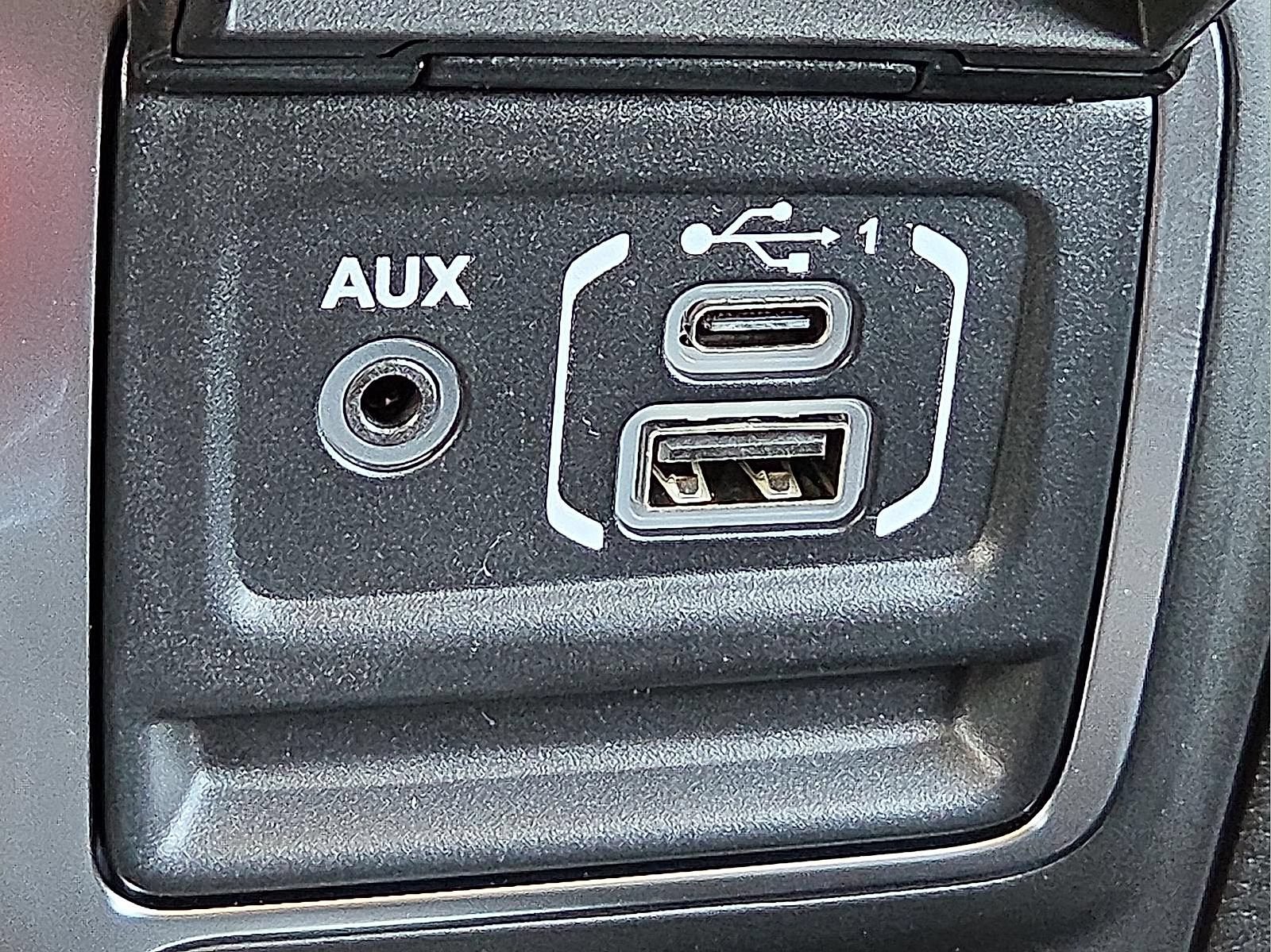 New 2025 Jeep Gladiator Mojave w/ Steel Bumper Group AWD/4WD image 17