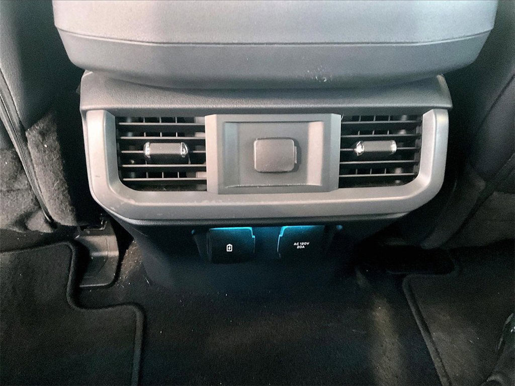 Used 2025 Ford F150 Lariat w/ Equipment Group 501A Mid image 27