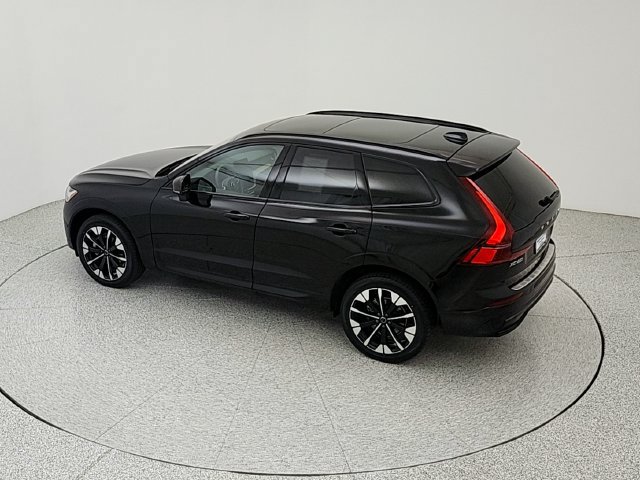 Certified 2026 Volvo XC60 B5 Plus AWD/4WD image 37
