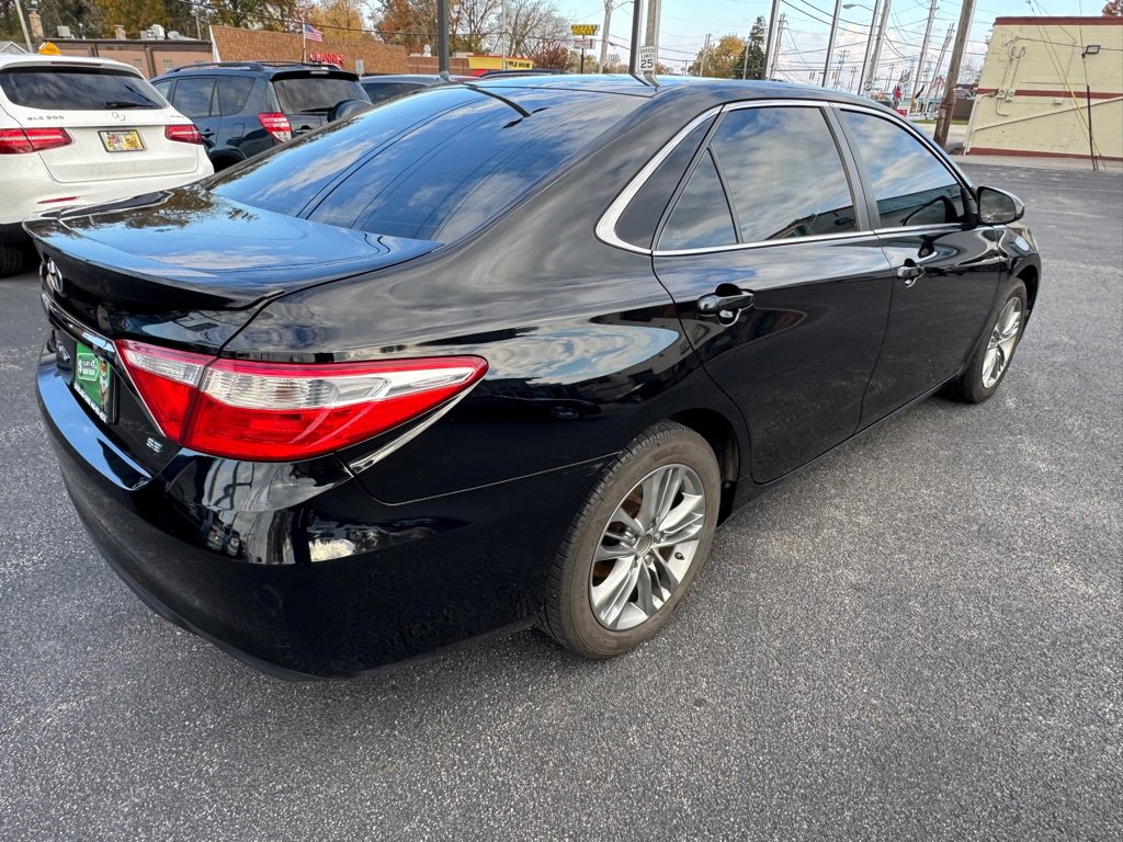Used 2015 Toyota Camry LE image 6