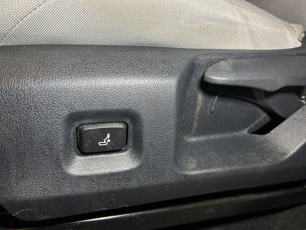 Used 2024 Toyota Tacoma SR5 AWD/4WD image 22