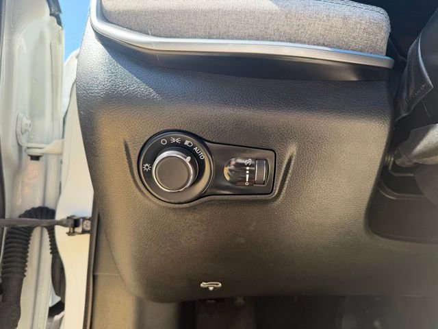 Used 2025 Jeep Compass Sport image 23