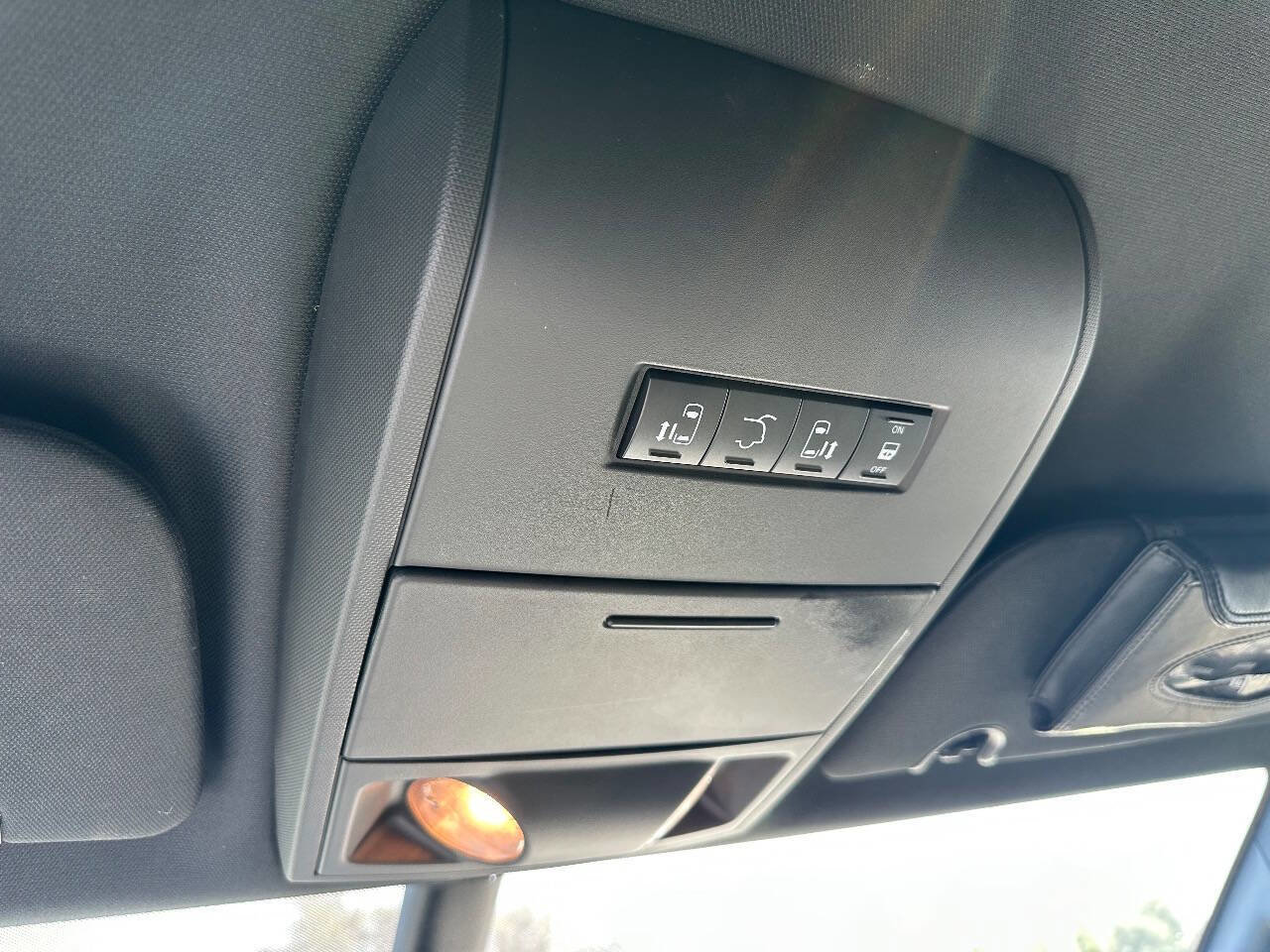 Used 2019 Dodge Grand Caravan SXT image 17