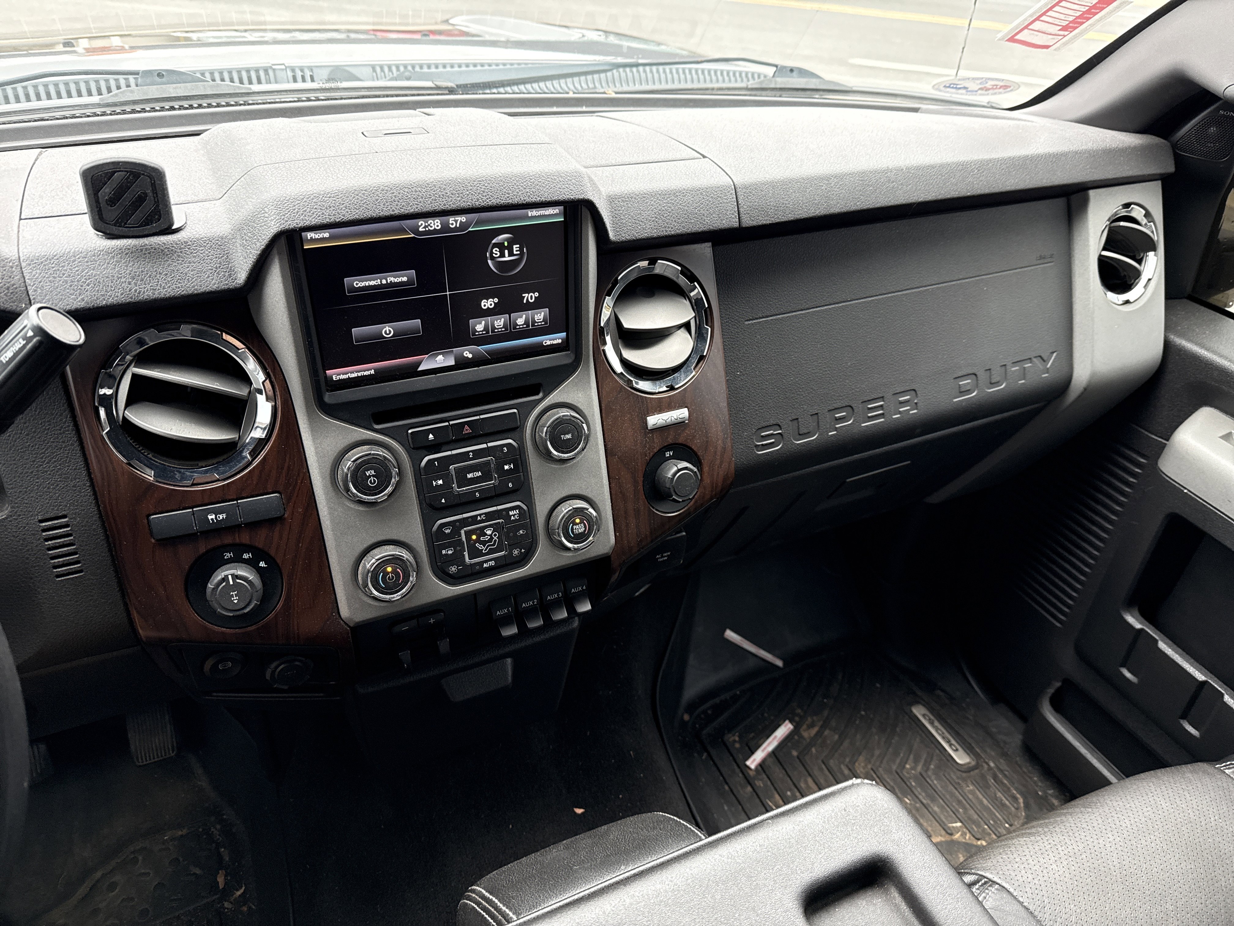 Used 2015 Ford F250 Lariat w/ Chrome Package image 22