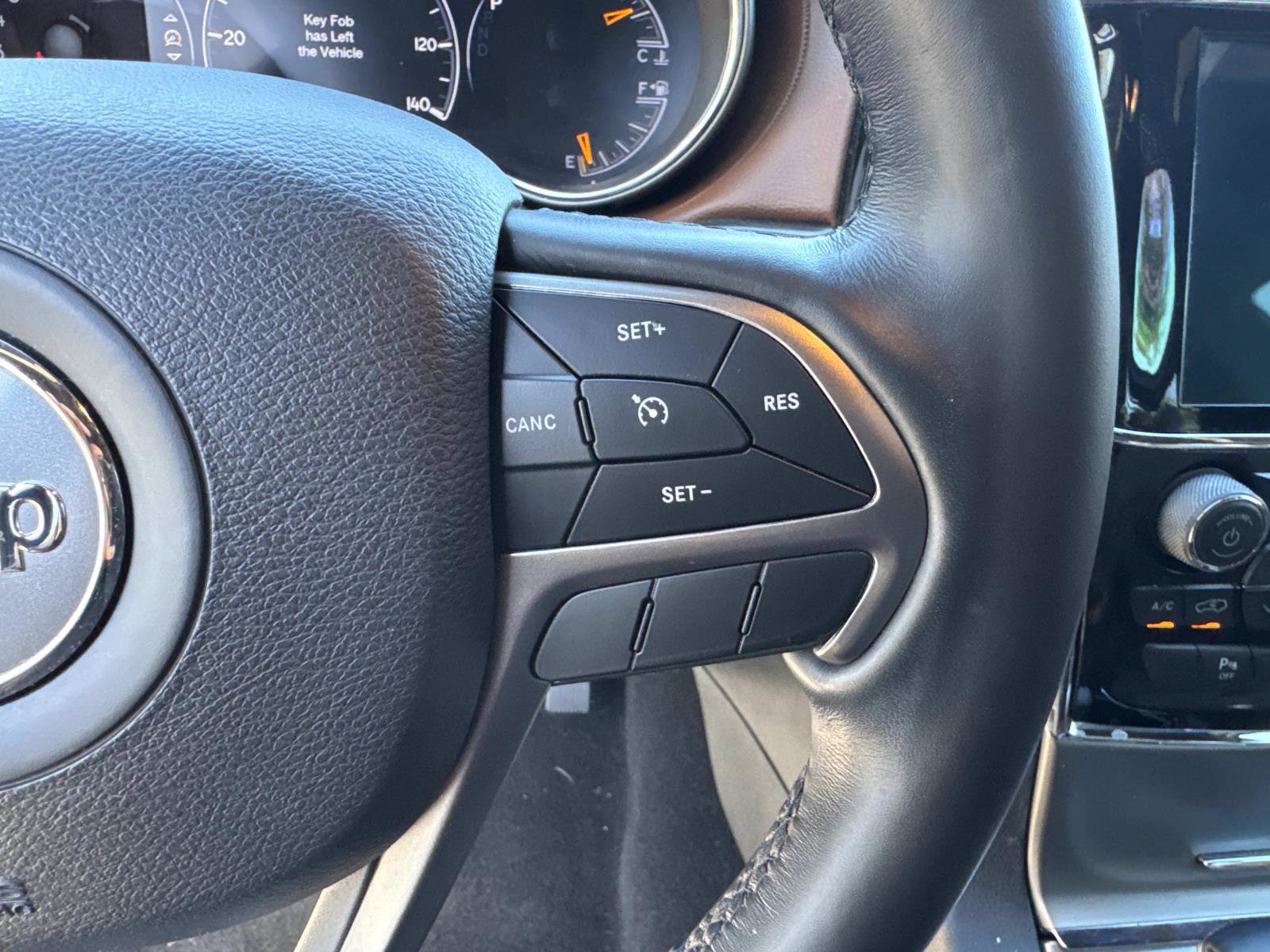 Used 2021 Jeep Grand Cherokee Overland w/ Trailer Tow Group IV image 30