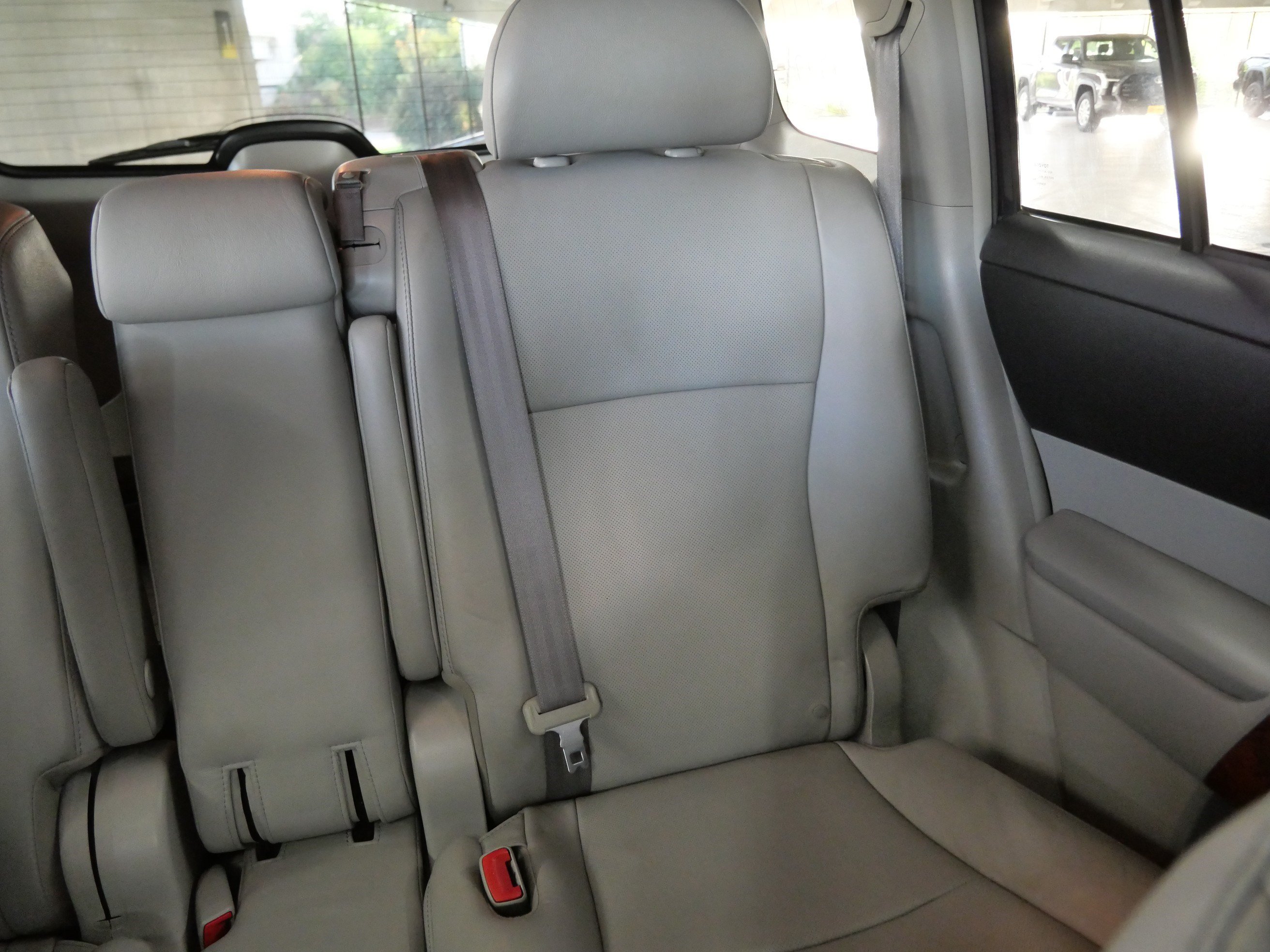 Used 2012 Toyota Highlander Limited w/ Tow Pkg AWD/4WD image 14
