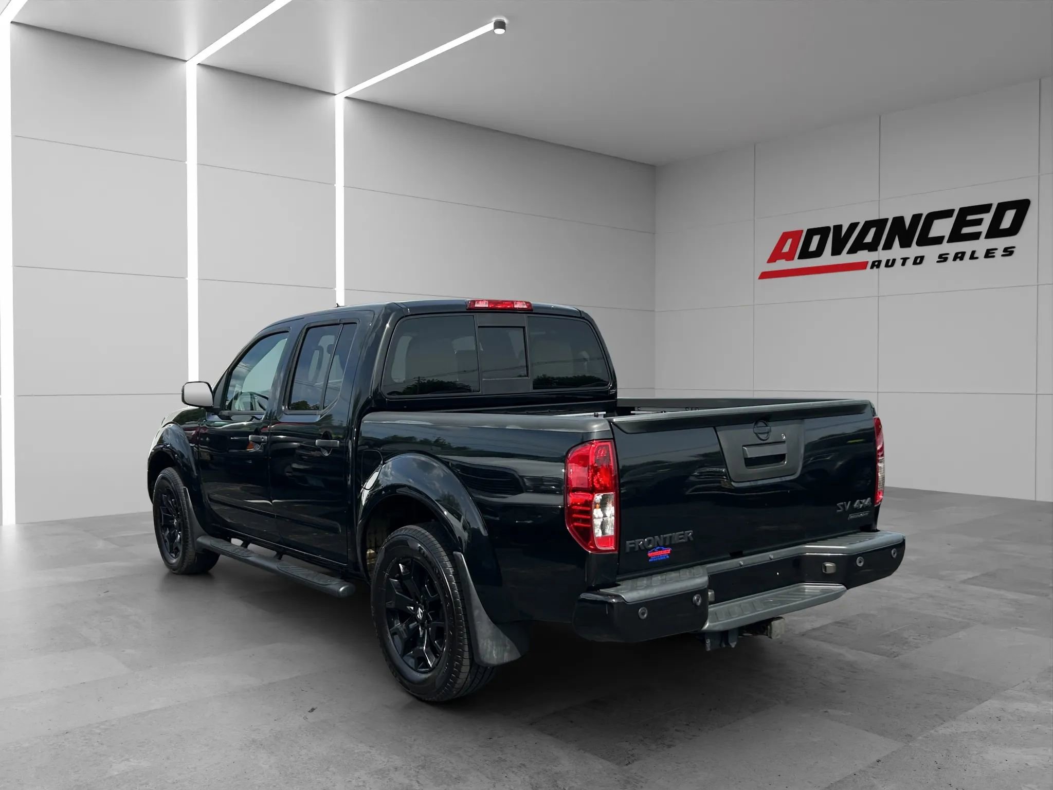 Used 2021 Nissan Frontier SV w/ Midnight Edition Floor Mats image 5