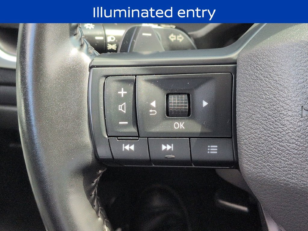 Used 2025 Nissan Rogue SV AWD/4WD image 14