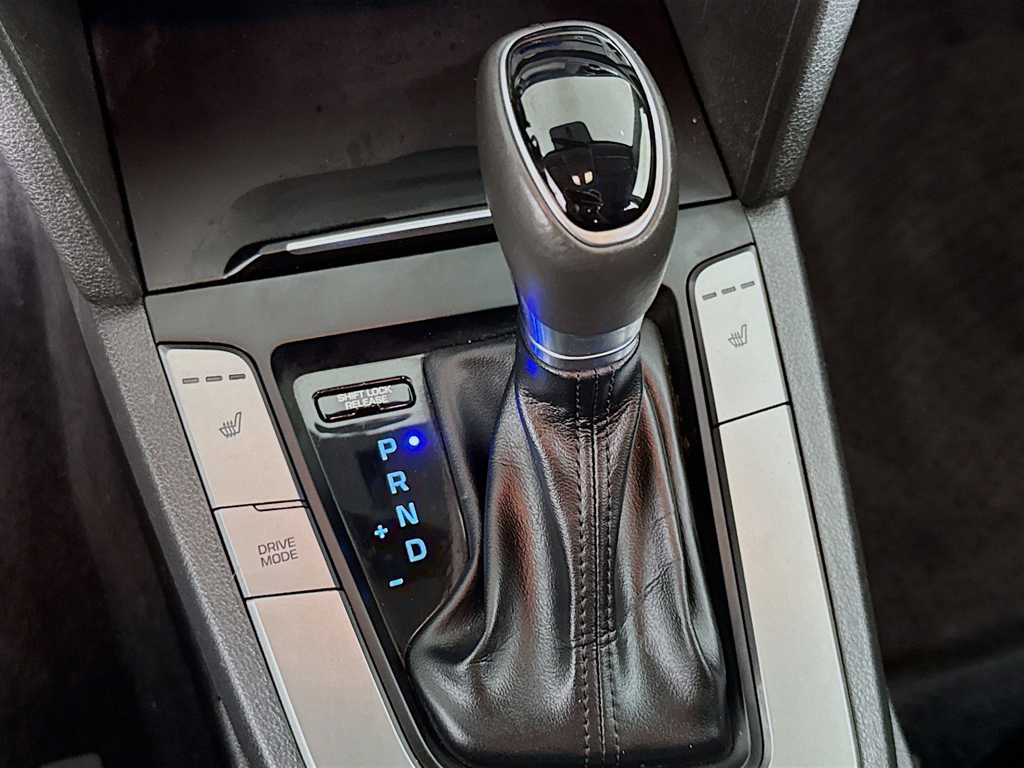 Used 2018 Hyundai Elantra Value Edition FWD image 19