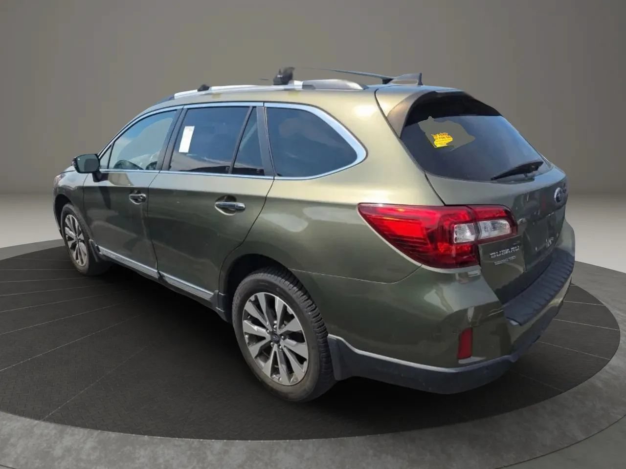 Used 2017 Subaru Outback 2.5i Touring w/ Popular Package #5A AWD/4WD image 2