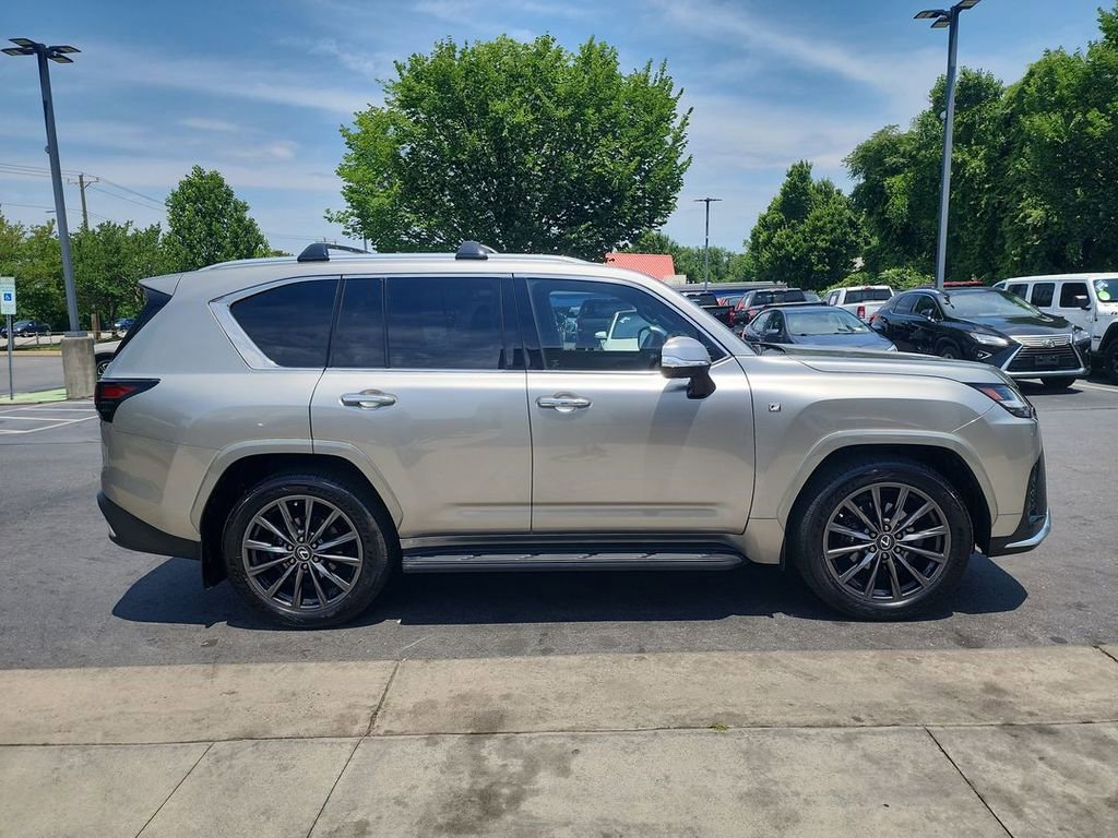 Used 2025 Lexus LX 600 F Sport w/ Accessory Package (2T) AWD/4WD image 9
