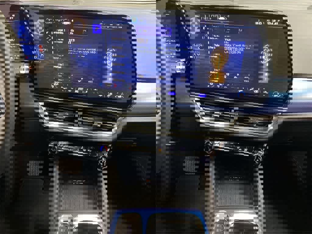 Used 2025 Chevrolet Equinox EV LT w/ Convenience Package image 23