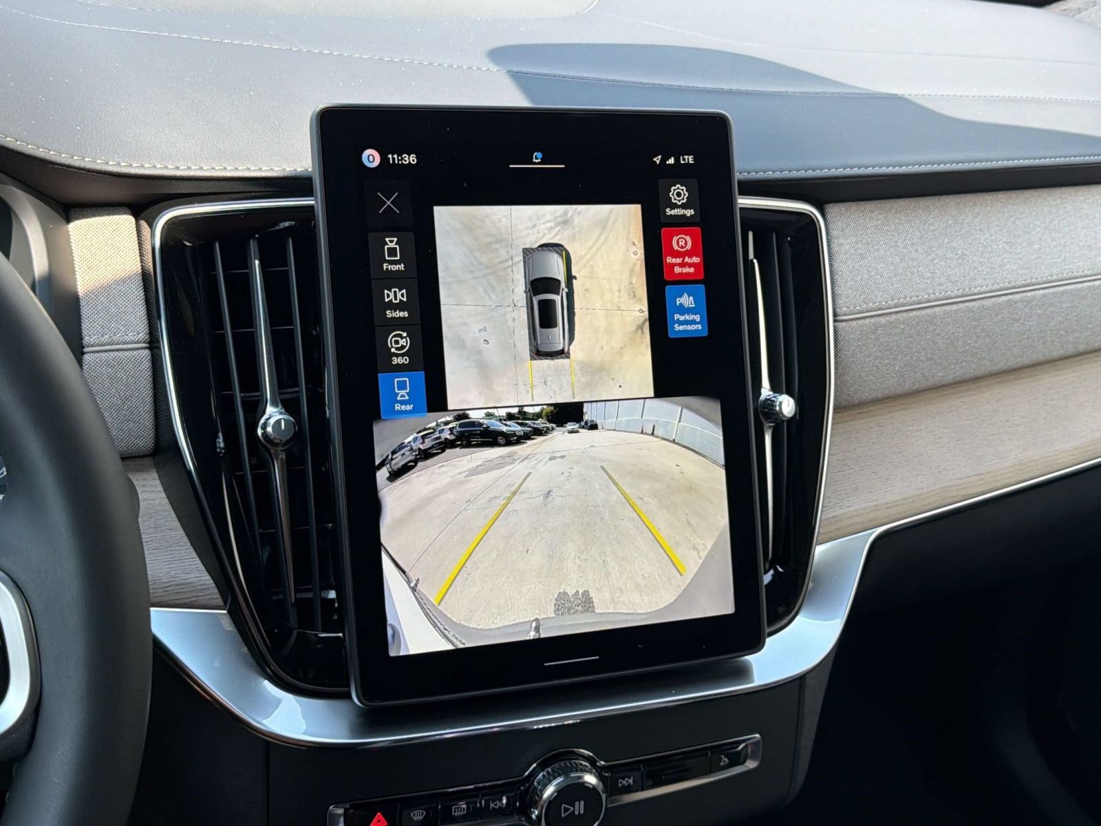 New 2026 Volvo XC90 B6 Plus w/ Protection Package AWD/4WD image 19