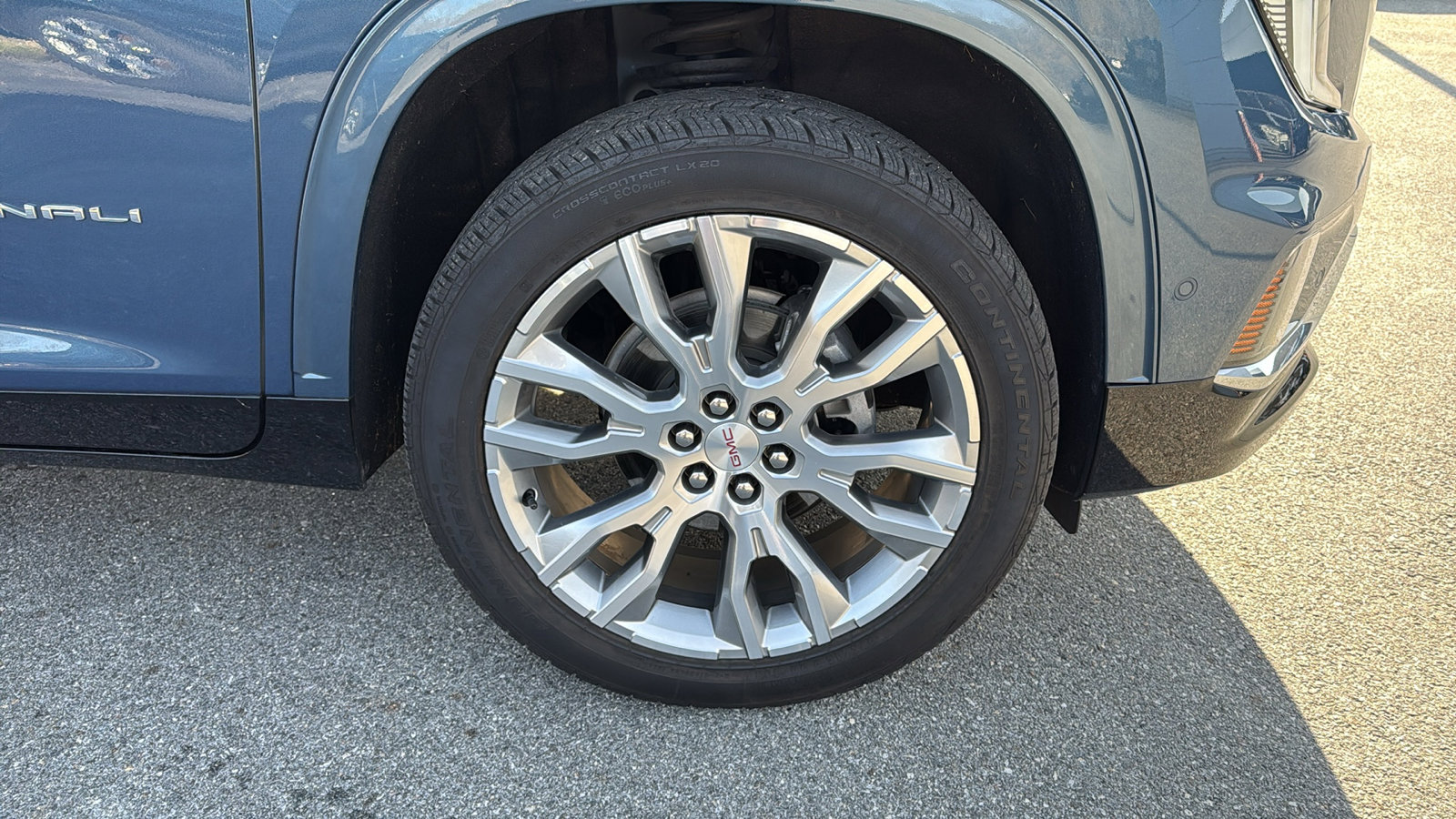 Certified 2024 GMC Acadia Denali w/ Super Cruise Package image 11