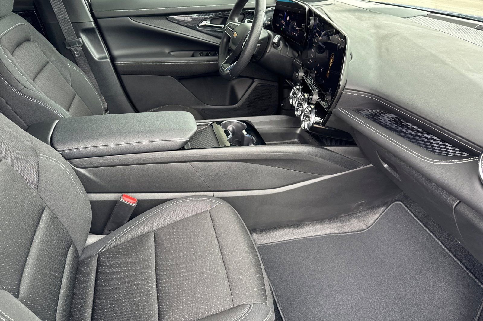 New 2025 Chevrolet Blazer EV LT image 16