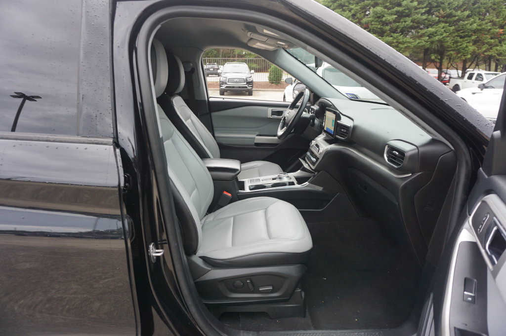 Used 2021 Ford Explorer XLT w/ Equipment Group 202A RWD image 18