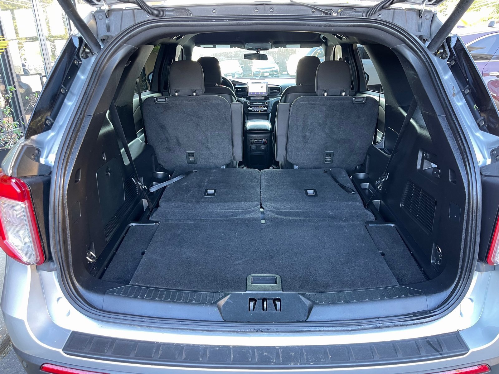 Used 2020 Ford Explorer XLT image 19
