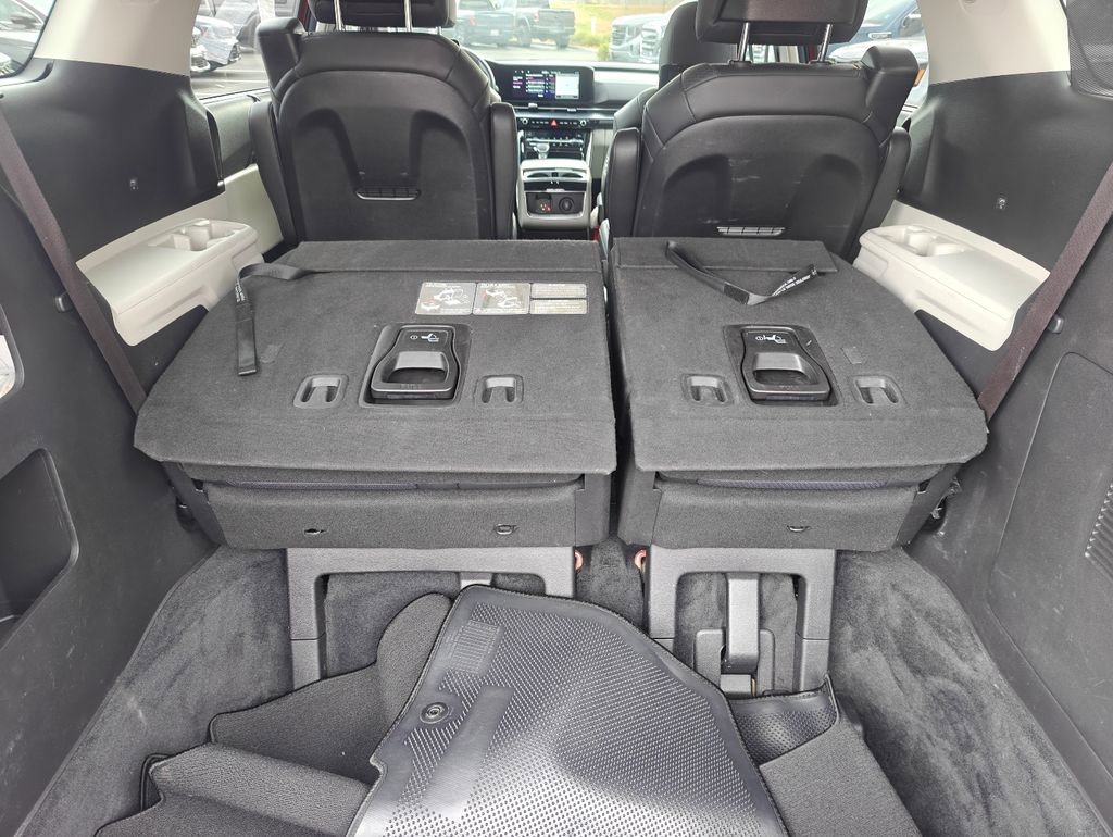 Used 2022 Kia Carnival SX Prestige image 37