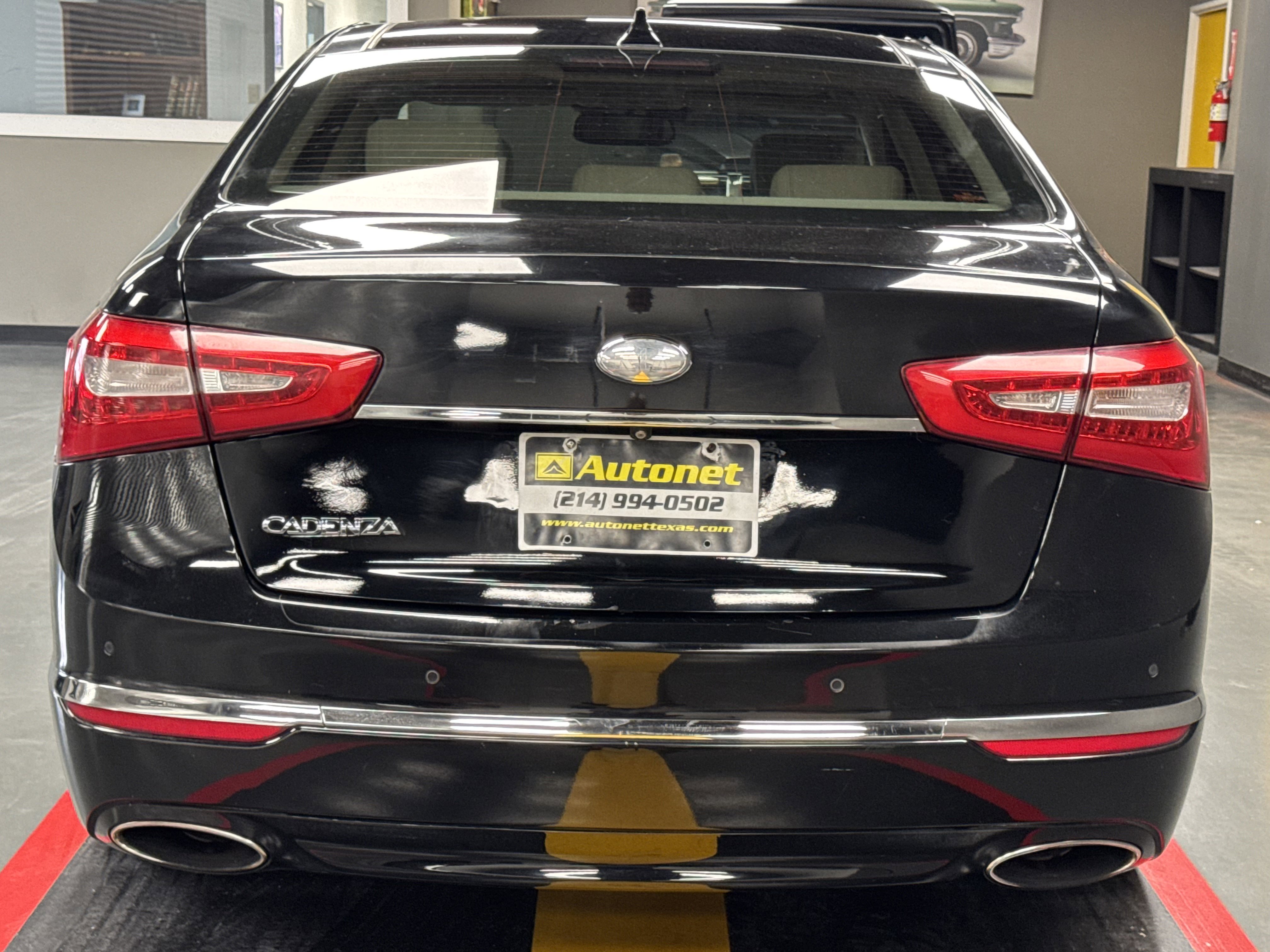 Used 2015 Kia Cadenza Premium w/ Technology Package FWD image 6