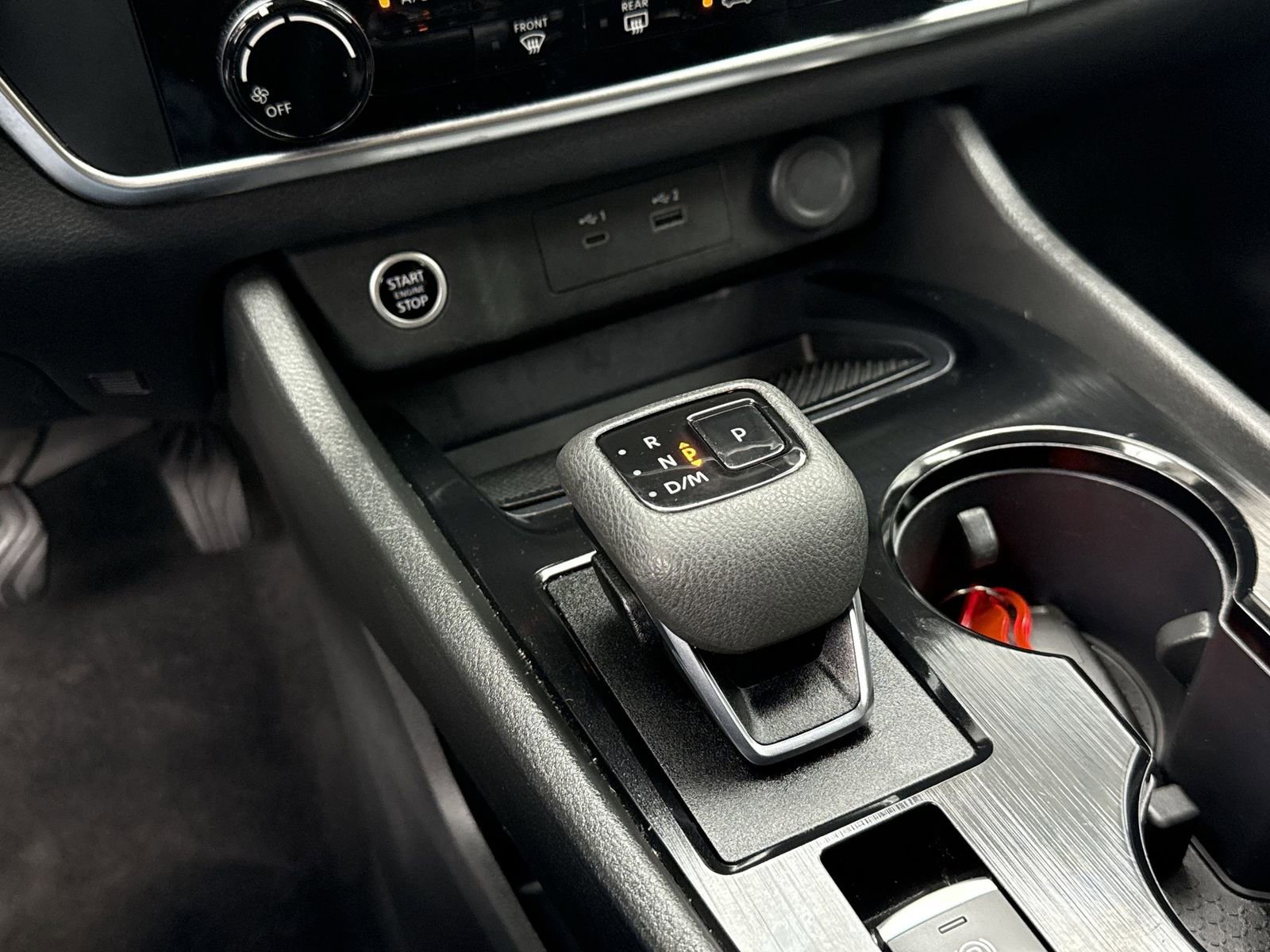 Used 2023 Nissan Rogue S image 28