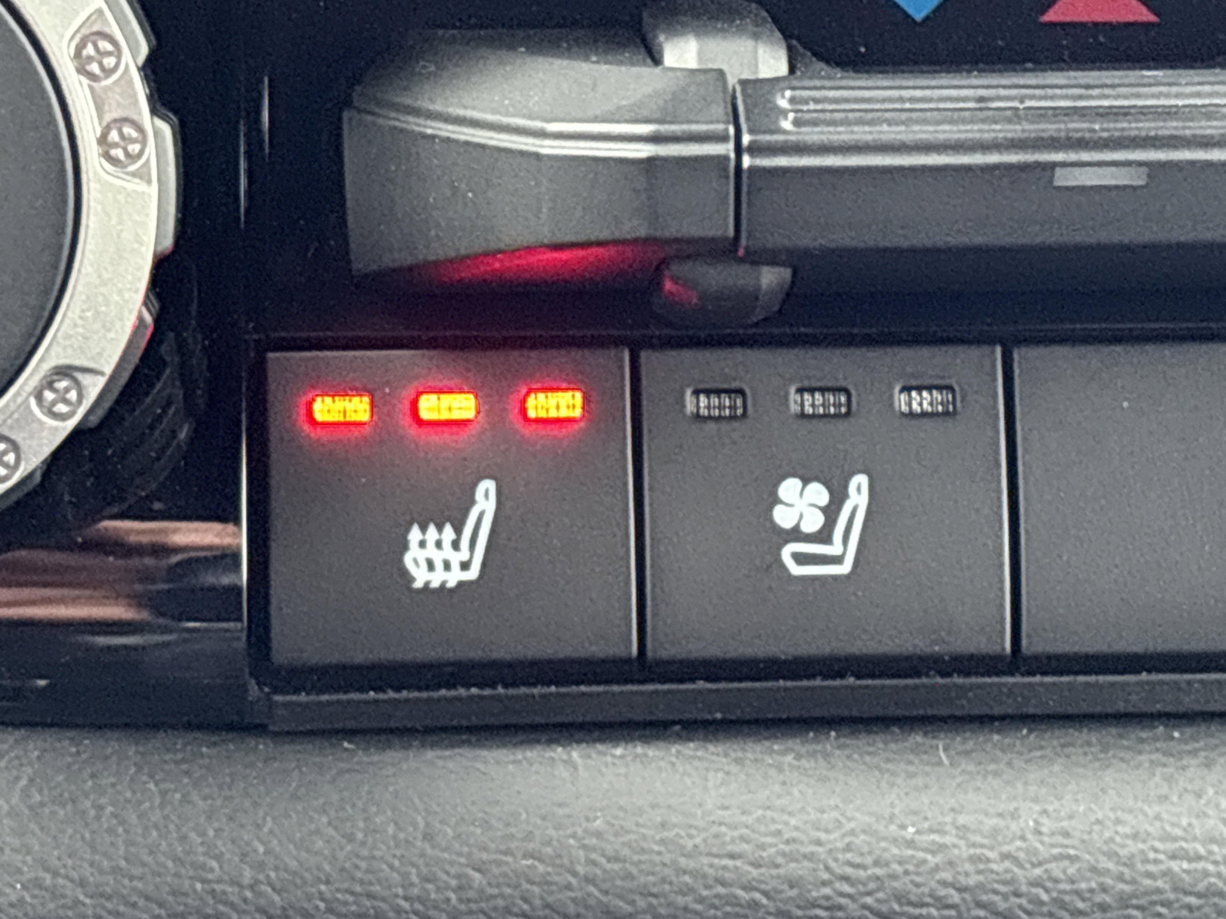 Used 2025 Toyota Tundra Platinum image 27