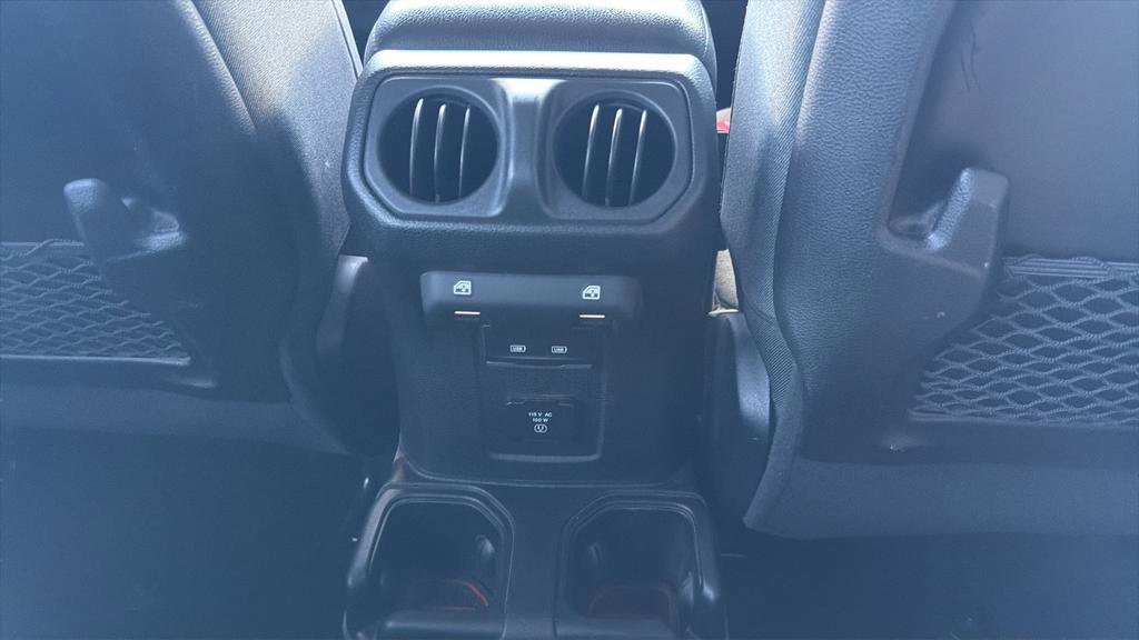 Used 2024 Jeep Wrangler Unlimited Rubicon w/ Technology Group image 16