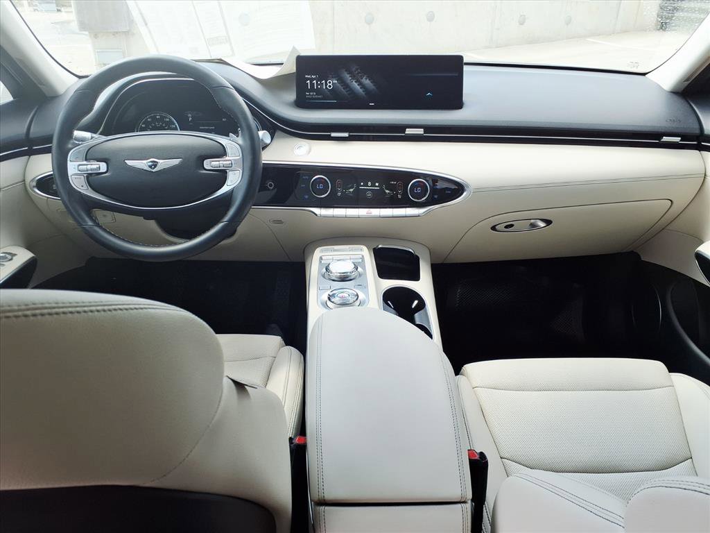 Certified 2022 Genesis GV70 2.5T image 18