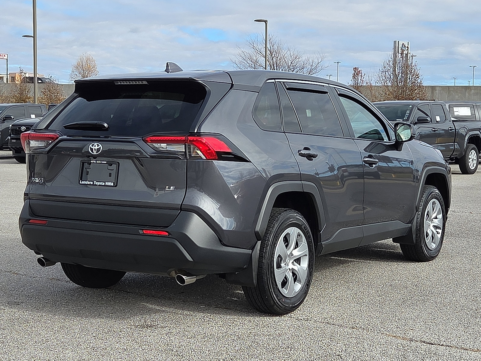Used 2022 Toyota RAV4 LE image 5
