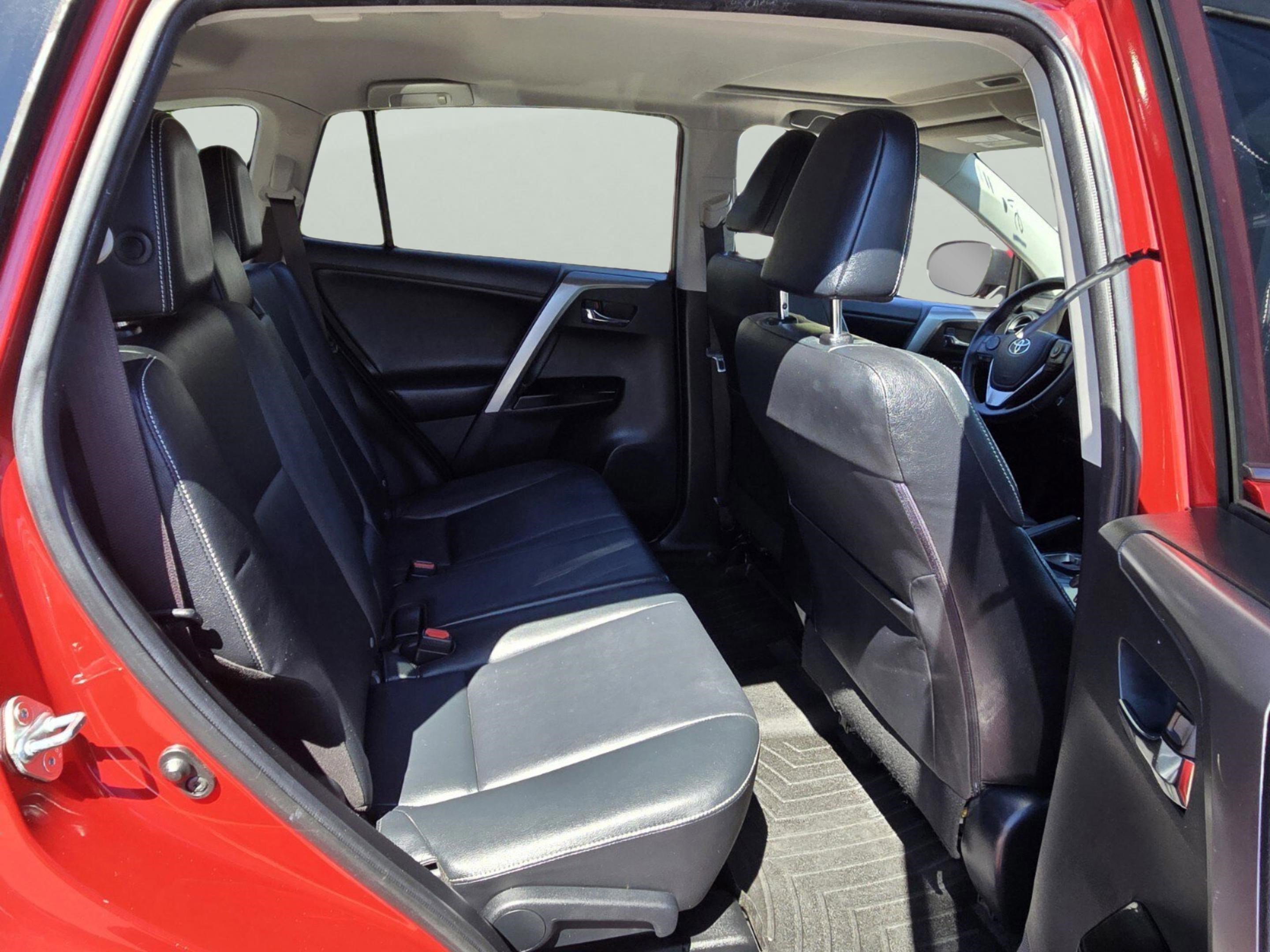 Used 2016 Toyota RAV4 Limited image 28