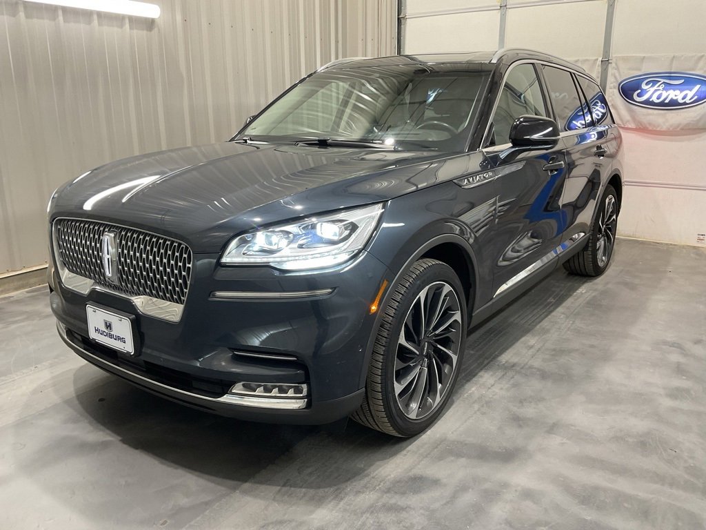 Used 2023 Lincoln Aviator Reserve w/ Equipment Group 201A image 3