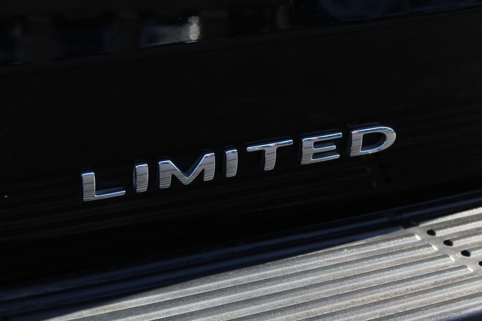 Used 2019 Ford Expedition Limited w/ Equipment Group 302A image 29